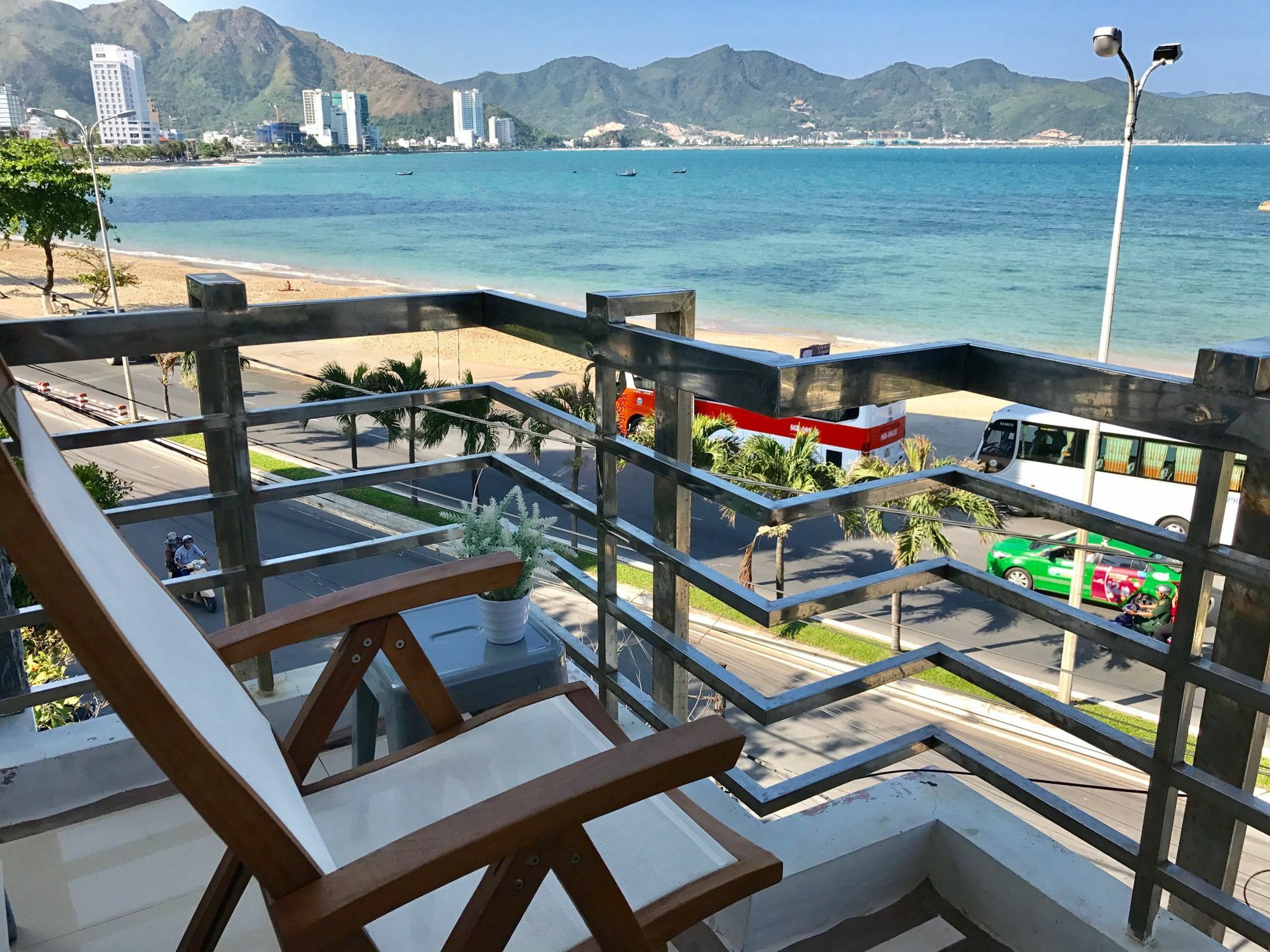 Vivid Seaside Homestay Nha Trang Exterior foto